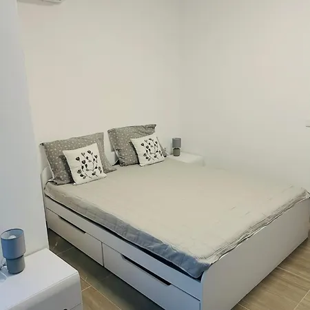 Venecia Street Sea View Apartment Durres
